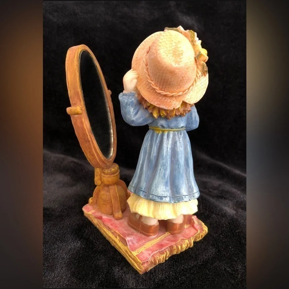 K's Collection Girl In The Mirror Figurine